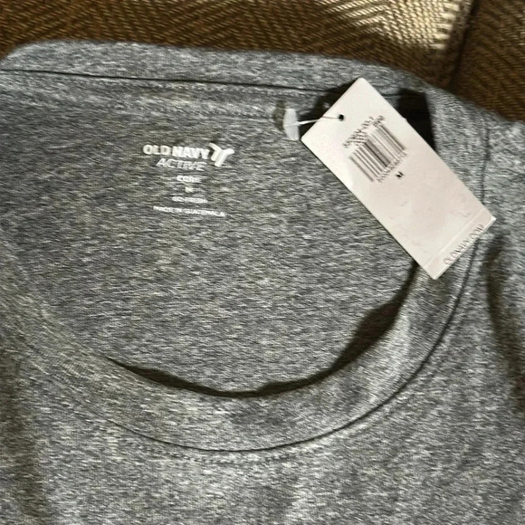 NWT OLD NAVY ACTIVE CORE SIZE M GRAY SHORT SLEEVE TEE SHIRT - Picture 1 of 3